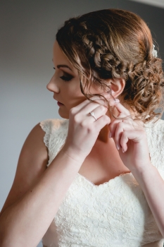 Bride Getting Ready for Barn Wedding in Kennedy Township