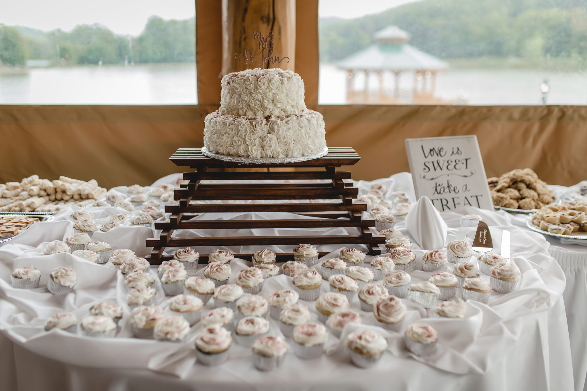 Wedding cake by Beth's Cake & Candy at the Gathering Place at Darlington Lake