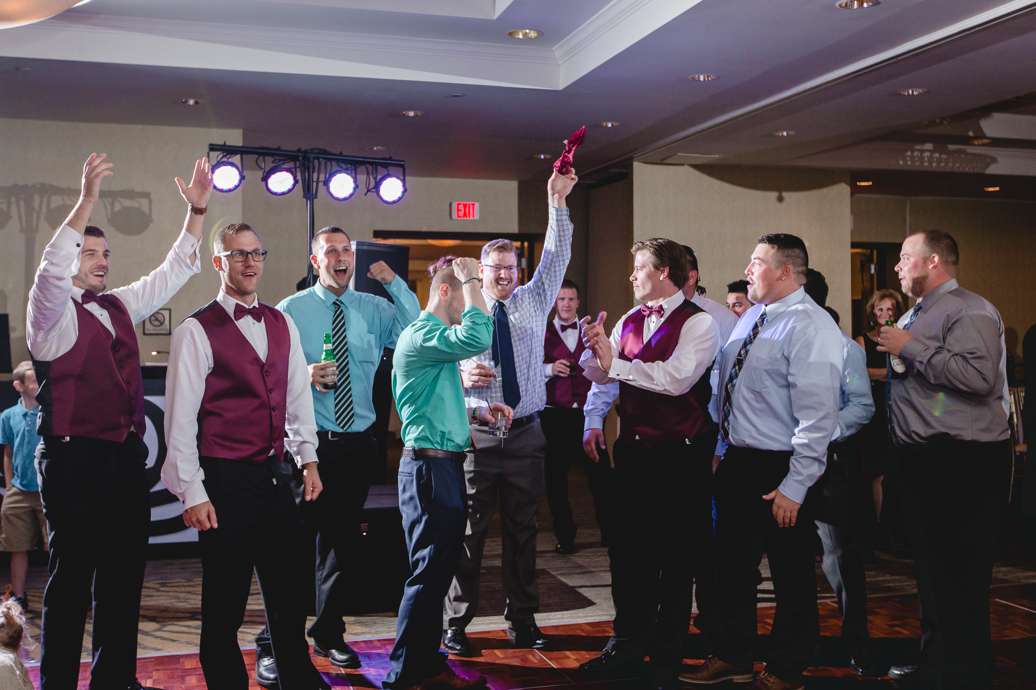 Guest catches the garter at a DoubleTree Pittsburgh Airport wedding