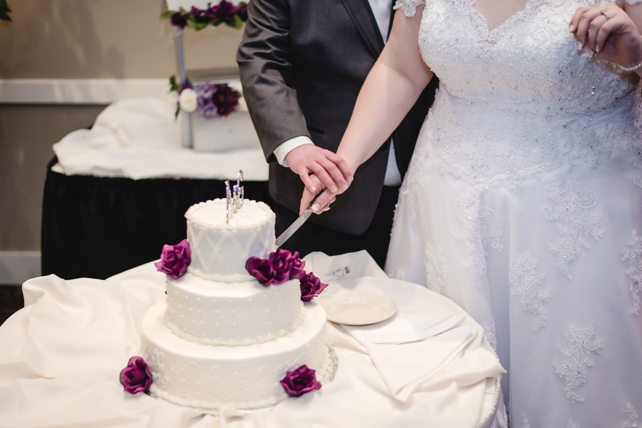 Bride and groom cut the cake at their Fez wedding reception