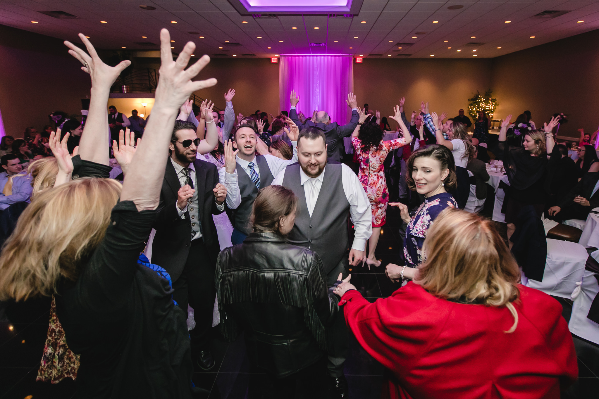 Packed dance floor at a Fez wedding reception