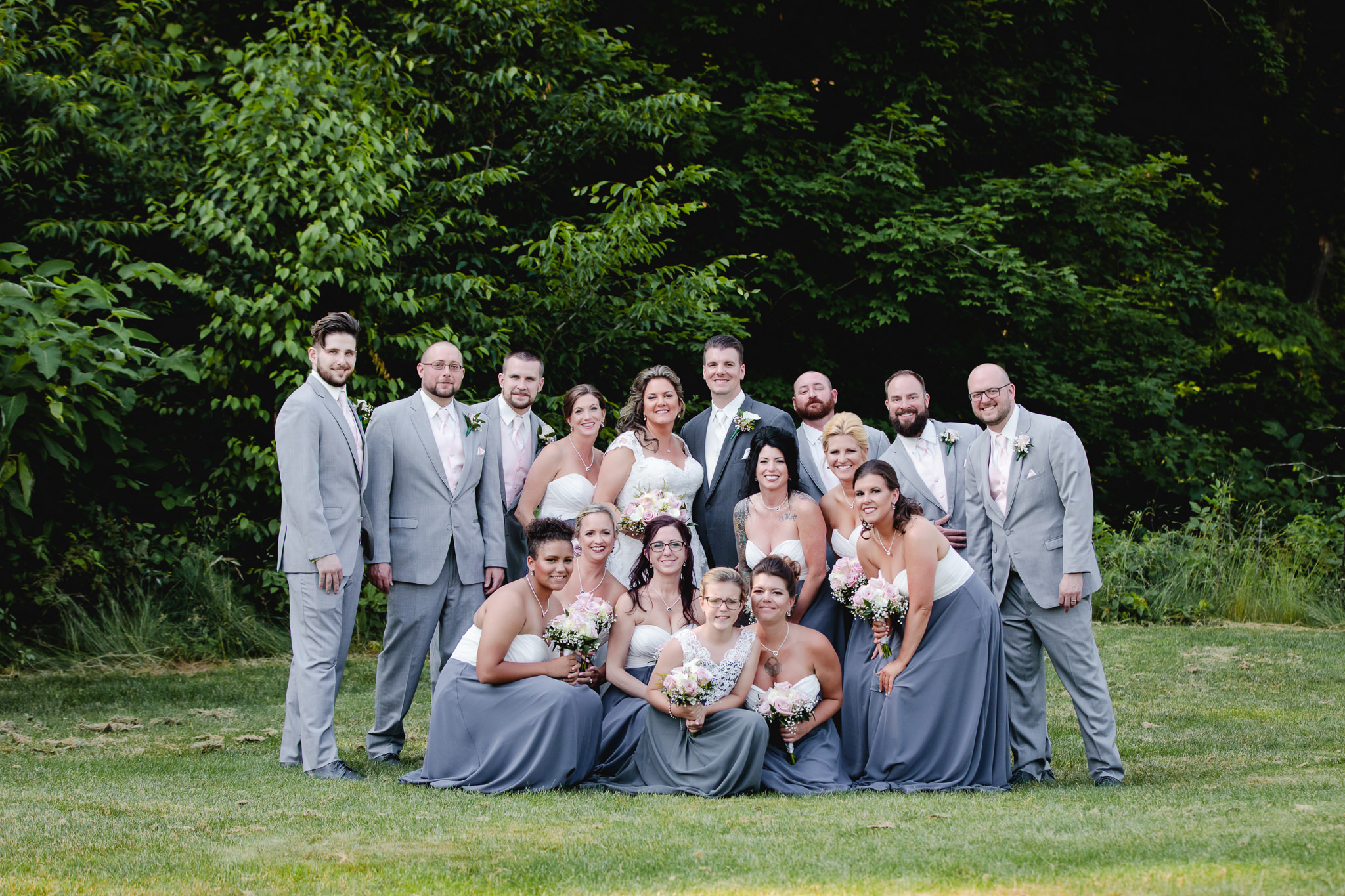 Bridal party poses at Chestnut Ridge Golf Resort
