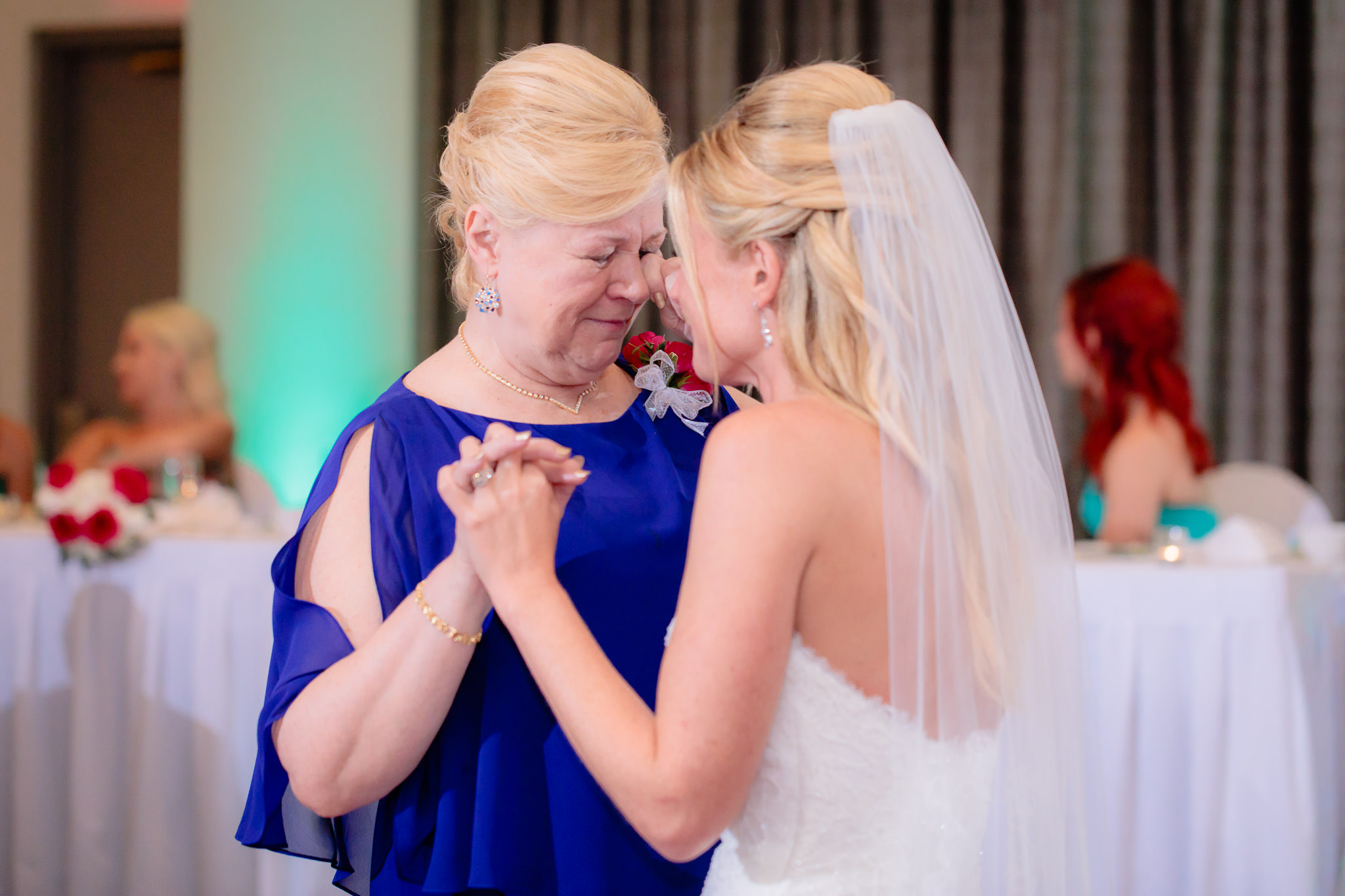 Bride dances with her mother at the Pittsburgh Airport Marriott
