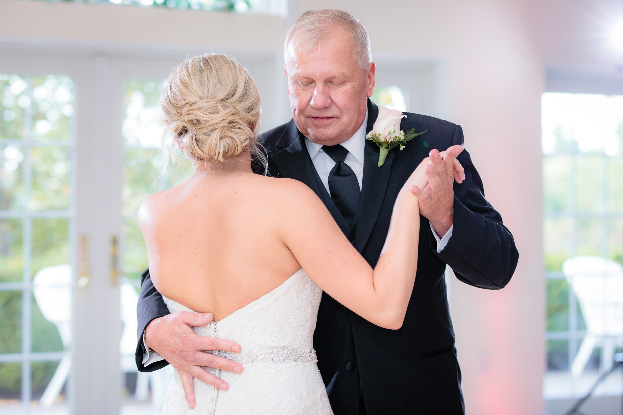 Father daughter dance at a Greystone Fields wedding