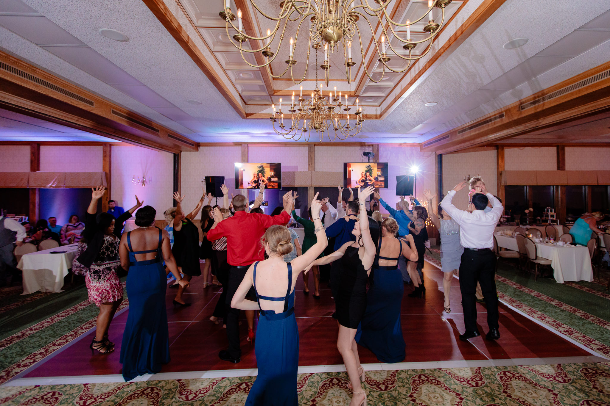 Packed dance floor at an Oglebay wedding reception