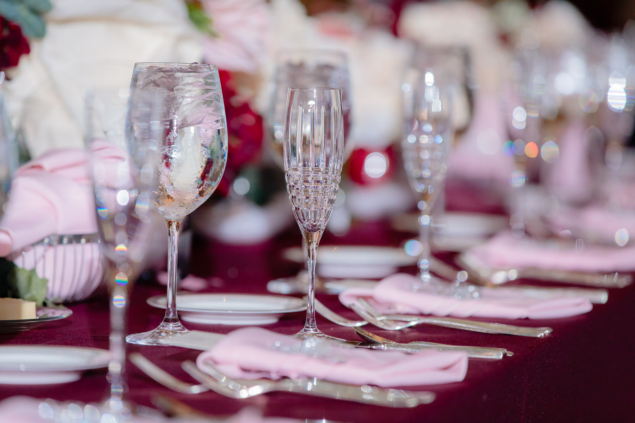 Champagne flutes with decorative glass at a Pennsylvanian wedding reception